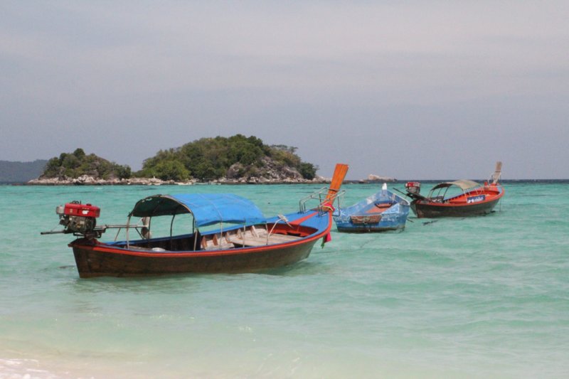 Thailand 220